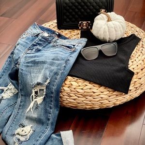 NWT Distressed boyfriend jeans